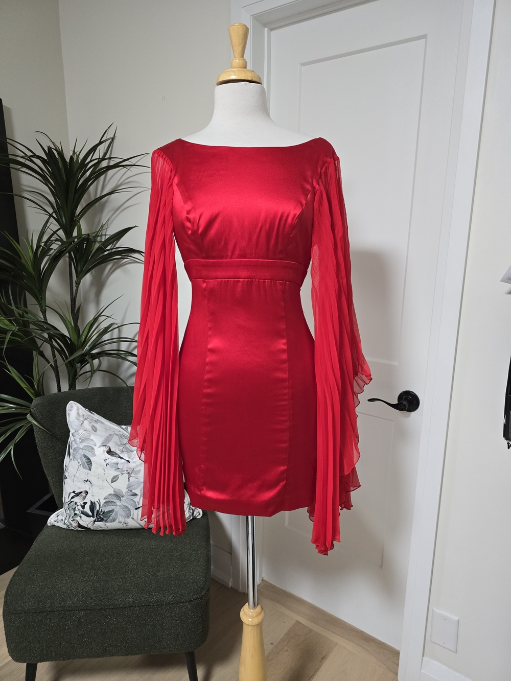 Marciano Vibrant Red Satin Mini Dress with Pleated Chiffon Sleeves